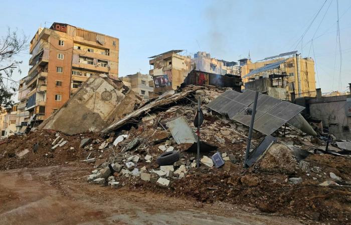 بالصور
      إسرائيل
      تلقي
      مناشير
      فوق
      بيروت...
      وتحرّض
      المواطنين
      على
      التخابر
      معها