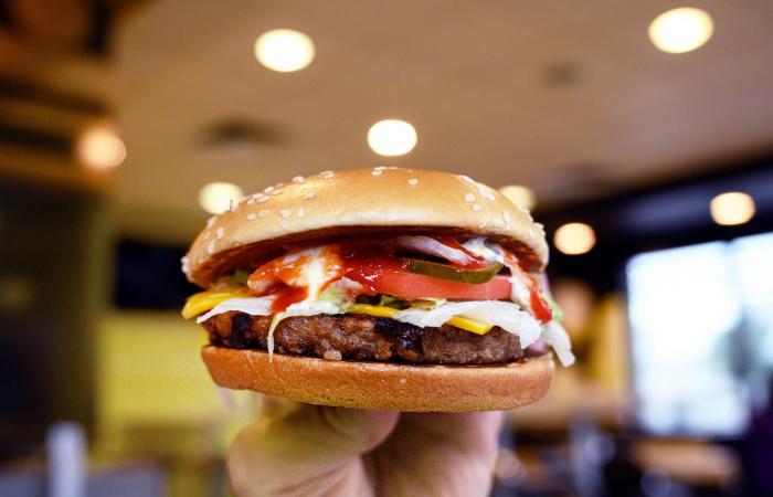 ما
      أفضل
      مشروب
      صباحي
      لتحسين
      ضغط
      الدم؟