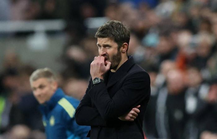 بطولة
      إنجلترا:
      آرسنال
      للاقتراب
      خطوة
      من
      اللقب
      على
      حساب
      إيفرتون