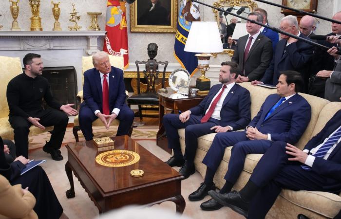 أول رد لترامب على تقرير عن "شراء أحذية لأعضاء إدارته"