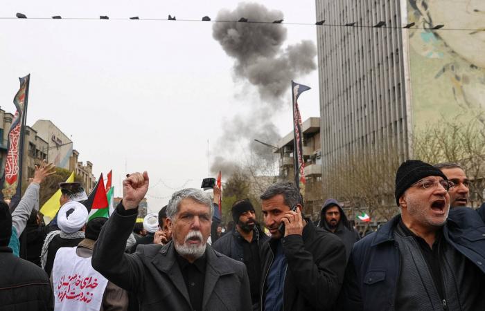 تقرير:
      واشنطن
      ترسل
      سفناً
      ونحو
      2500
      جندي
      إلى
      الشرق
      الأوسط