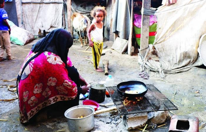 الحرب
      والغلاء
      يبددان
      تنوع
      المائدة
      الرمضانية
      في
      اليمن