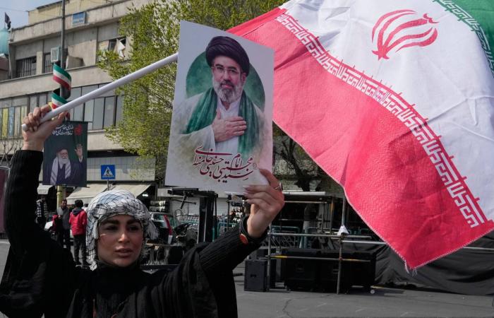 كاتس
      يلوح
      بمرحلة
      حاسمة
      طويلة
      إذا
      لم
      يسقط
      نظام
      طهران