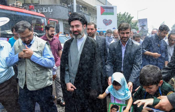 ترمب
      لا
      يستبعد
      شن
      المزيد
      ‌من
      الضربات
      ​على
      ‌جزيرة
      ⁠خرج
      الإيرانية