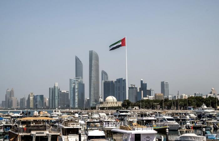 الإمارات: إحالة 25 شخصًا من جنسيات مختلفة إلى محاكمة عاجلة بعد "نشر محتوى مٌضلل"