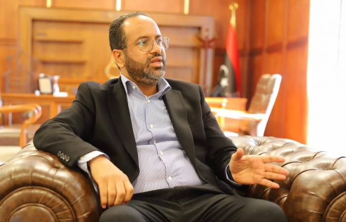 الجنوب
      الليبي...
      جبهة
      مفتوحة
      لتنافس
      سياسي
      وعسكري
      بين
      الشرق
      والغرب