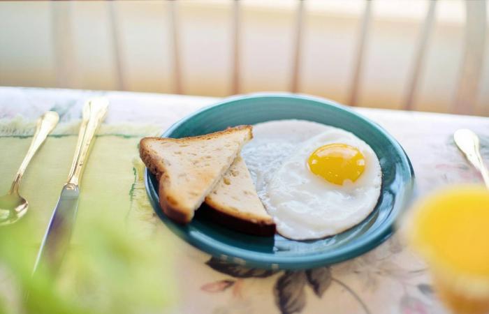 كيف
      تحصل
      على
      أقصى
      فائدة
      صحية
      من
      وجبة
      الفطور؟