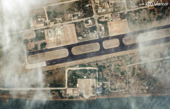 مقتل
      15
      شخصاً
      في
      هجوم
      على
      مصنع
      بوسط
      إيران