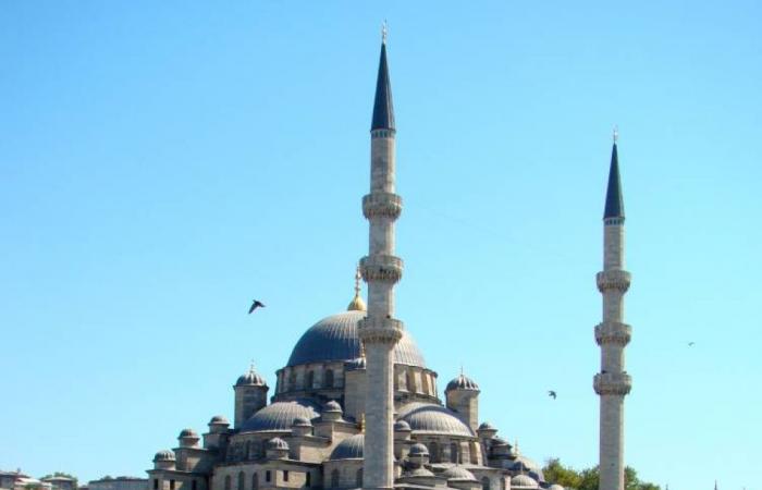 مـــنــــارة إســـلامــيــة