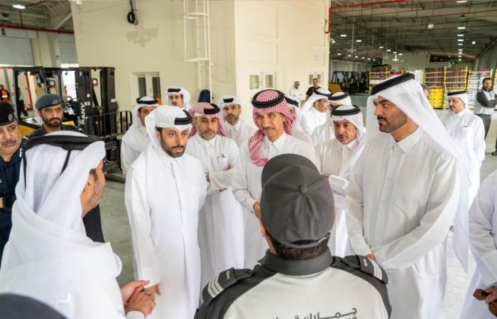 وزير البلدية: منفذ "أبو سمرة" ركيزة حيوية لضمان انسيابية دخول السلع إلى دولة قطر في مختلف الظروف