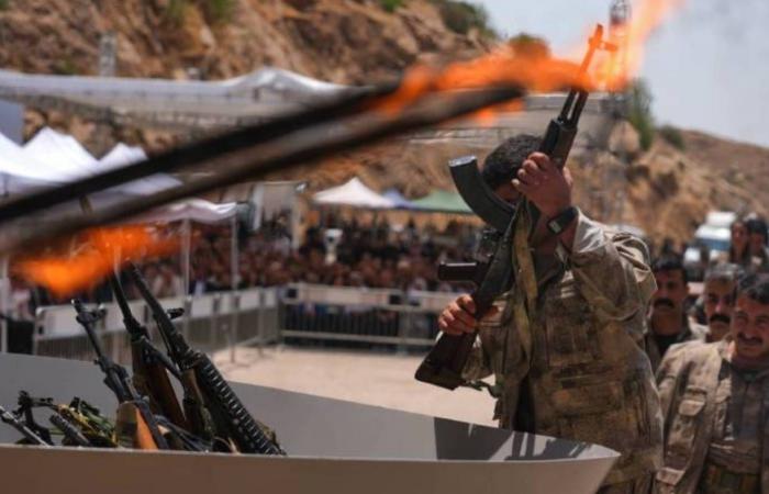 إيران
      تعتقل
      38
      شخصاً
      على
      الأقل
      للاشتباه
      في
      صلتهم
      بإسرائيل