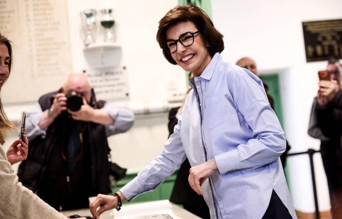 ستارمر
      يبحث
      مع
      ترمب
      ضرورة
      معاودة
      فتح
      مضيق
      هرمز 