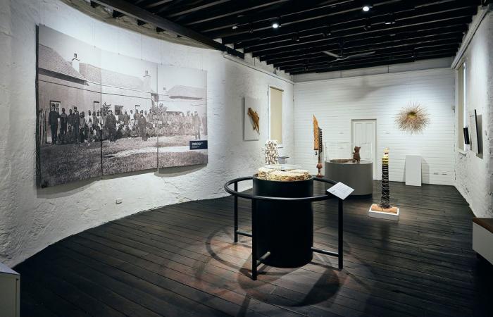 سياح يخيمون فوق قبور مجهولة.. نظرة على التاريخ المظلم وراء جزيرة تبدو عادية في أستراليا