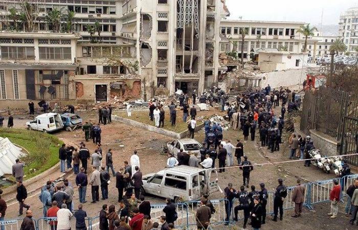 الجزائر:
      مقتل
      عسكريين
      على
      يد
      «بقايا
      الإرهاب»
      ينعش
      ذاكرة
      «العشرية
      السوداء»