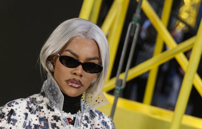 من البوب إلى البيكسي.. تحوّلات جذرية في تسريحات النجمات خلال أسابيع الموضة