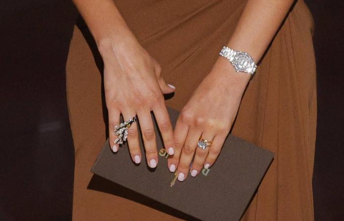 أبرز
      مجوهرات
      النجمات
      في
      حفل
      توزيع
      جوائز
      الأوسكار