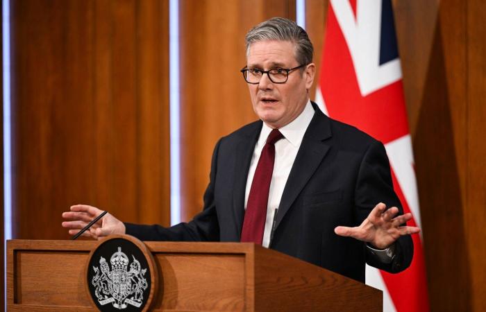 «القيادة
      المركزية
      الأميركية»:
      ضرباتنا
      تستنزف
      قدرات
      إيران
      في
      مضيق
      هرمز