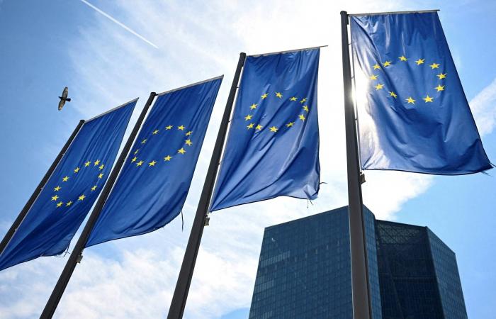 أهمُّ
      7
      بنوك
      بالعالم
      في
      «كماشة
      هرمز»...
      فهل
      تفرض
      صدمة
      الطاقة
      تشدداً
      نقدياً؟