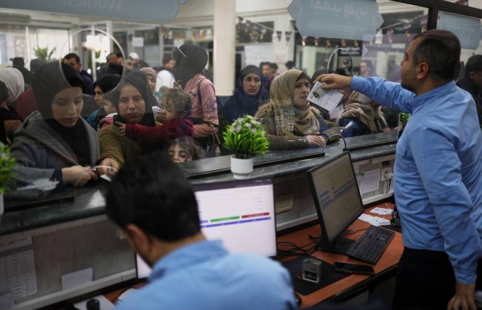 حدود
      سوريا
      مع
      تركيا
      «مغلقة»
      لأيام...
      ولا
      نزوح
      لبنانياً
      عبر
      المنافذ