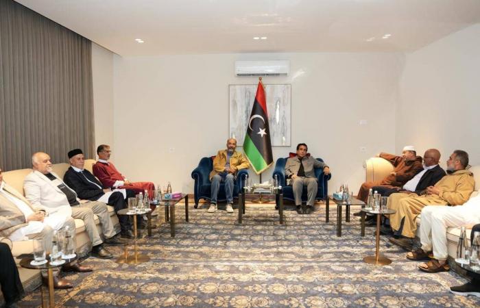 ليبيا:
      وزراء
      الدبيبة
      يتسلمون
      حقائبهم...
      والمنفي
      يتحرك
      لكسر
      الجمود