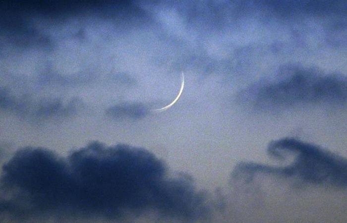 مصر.. معهد البحوث الفلكية يعلن موعد عيد الفطر