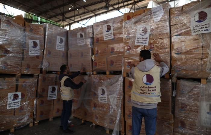 المساعدات القطرية.. شريان حياة يغيث الفلسطينيين في واقع إنساني مأساوي بقطاع غزة