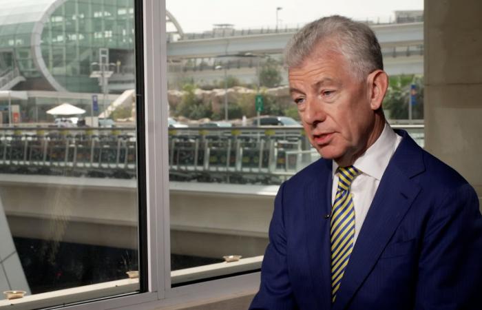 الكشف الفعال عن التهديدات والاستجابة لها وإدارة إغلاق وفتح المجال الجوي.. الرئيس التنفيذي لمطارات دبي يشرح لـCNN