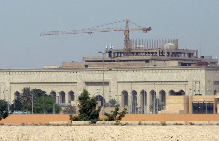 ميليشيا عراقية موالية لإيران تنشر فيديو لمسيّرة تحلق قرب سفارة أمريكا في بغداد