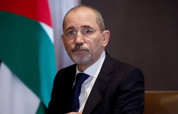  وزير الخارجية الأردني يشيد بالدور الإنساني لـ(الأونروا) في غزة