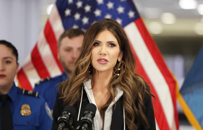 القضاء
      العسكري
      يفعّل
      قرار
      الحكومة
      بحظر
      نشاط
      «حزب
      الله»