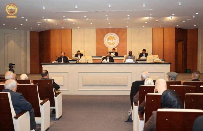 هل
      يطول
      التغيير
      رئيس
      البرلمان
      الليبي
      بعد
      12
      عاماً
      في
      السلطة؟