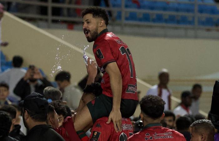 الخلود
      «الطموح»
      يجني
      ثمار
      التحول
      الكبير
      في
      الكرة
      السعودية