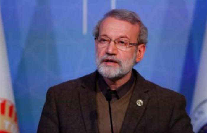 قائد الجيش الإيراني يتعهد برد "حاسم" على مقتل لاريجاني في غارات إسرائيلية