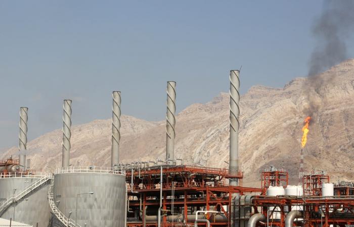 الإمارات تعلق على هجمات استهدفت منشآت للنفط والغاز في إيران