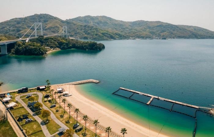 جزيرة أرانب وشجرة تحقق الأمنيات.. هذا ما ينتظرك في أرخبيل ياباني ساحر