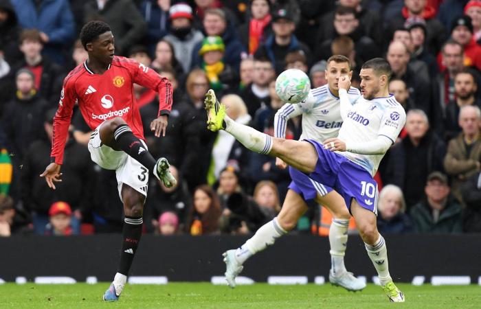 اتحاد
      الكرة
      الإسباني
      يلغي
      ودية
      مصر
      ومحاولات
      لإنقاذ
      المباراة