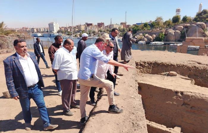 ما
      تداعيات
      حرب
      إيران
      على
      الإشغال
      السياحي
      في
      عيد
      الفطر
      بمصر؟