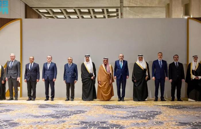 بيان مشترك لوزراء خارجية 12 دولة عربية وإسلامية موجه لإيران مع استمرار استهدافها للخليج