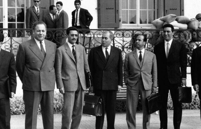 الجزائر
      تحتفل
      بذكرى
      اتفاقات
      الاستقلال
      بـ«نكهة»
      تجريم
      الاستعمار