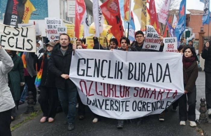 تركيا:
      المعارضة
      تتعهد
      هزيمة
      إردوغان
      في
      الانتخابات
      المقبلة