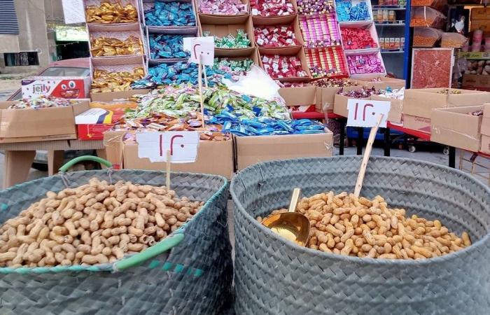 ارتفاع
      أسعار
      «تسالي
      العيد»
      يُعكِّر
      مزاج
      المصريين