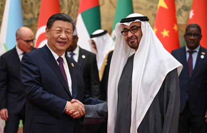 محمد بن زايد يبعث رسالة خطية لرئيس الصين في ظل تصعيد هجمات إيران