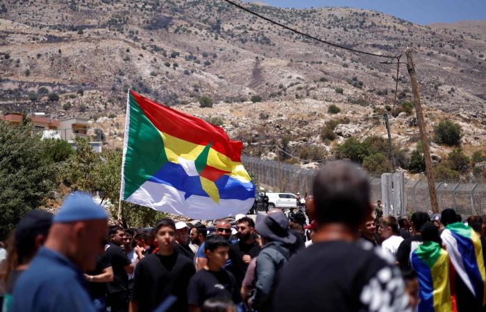 الورقة
      الفرنسية
      لا
      تتحدث
      صراحة
      عن
      اعتراف
      لبناني
      بإسرائيل