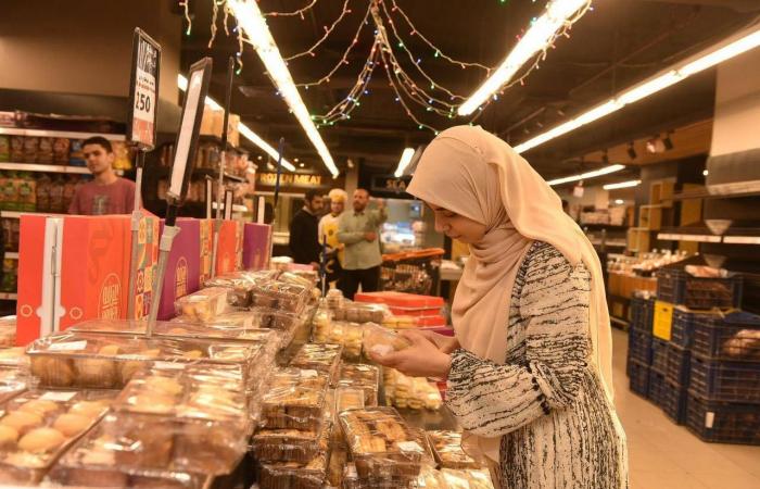 بسبب
      تداعيات
      حرب
      إيران...
      مصريون
      يلجأون
      إلى
      الترشيد