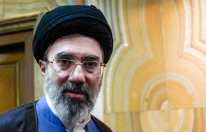 إيران.. المرشد الأعلى الجديد يوجه رسالة للرئيس بيزشكيان: يجب حرمان أعداء البلاد من الأمن