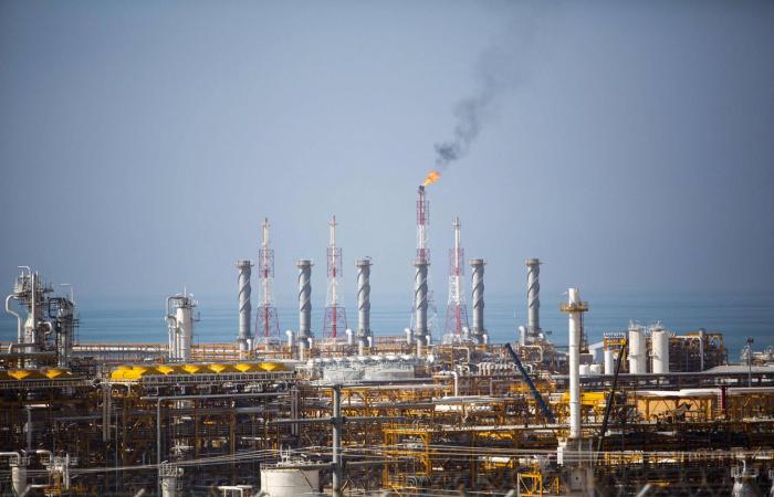 إسرائيل
      تندد
      بـ«جنون»
      إيران
      بعد
      سقوط
      شظايا
      قرب
      الأماكن
      المقدسة
      في
      القدس