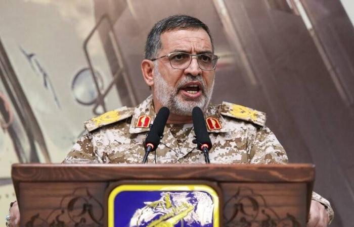 قاليباف…
      جنرال
      «الحرس»
      البارع
      في
      فن
      إعادة
      التموضع