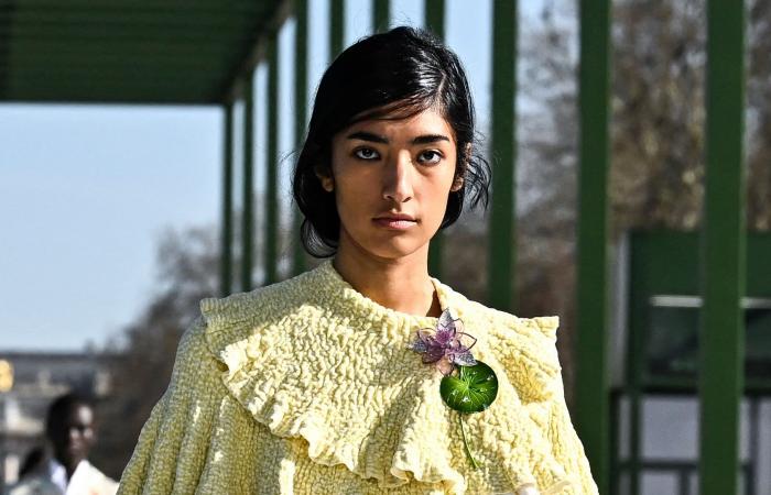 الرفاهية في زمن الأزمات.. كيف ترسم الموضة بسمة على الوجوه المتعبة؟