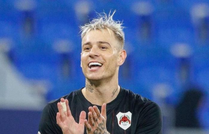 روجر غيديس في الصدارة