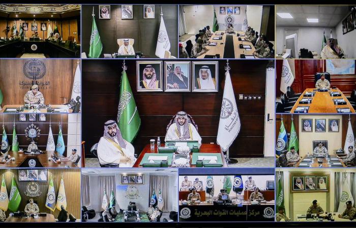 خالد
      بن
      سلمان
      ينقل
      إشادة
      القيادة
      بالدور
      البطولي
      للقوات
      المسلحة